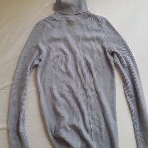 Size M Uniqlo Wool Turtleneck